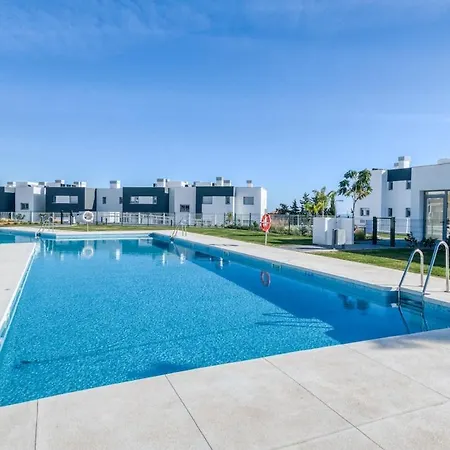 Luxury Coastal Sea Views Pool & Parking *