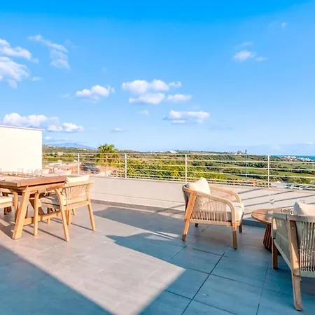 Luxury Coastal Sea Views Pool & Parking *