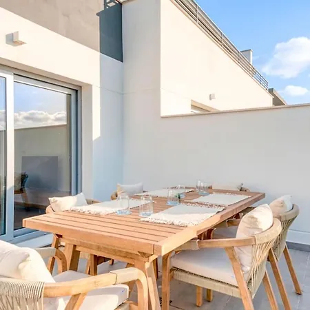 Lejlighed Luxury Coastal Sea Views Pool & Parking *
